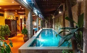 Chang Charlie Inn, Boutique - Piscine