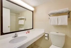 Ramada by Wyndham Provo - Salle de bain