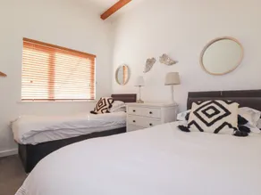 Tincroft Cottage - high end, luxury living near the beach - Værelse