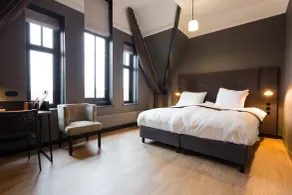 Post-Plaza Hotel & Grand Café - Chambre