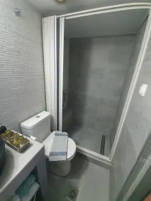 Panorama Studios & Apartments - Bathroom