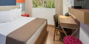 TRYP BY WYNDHAM São Paulo Airport - Hotel de Transito Terminal 3 INTERNACIONAL - Lado Ar - Área restrita á passageiros já embarcados e sem bagagens para despachar - Transit Hotel, only carry-on - Room