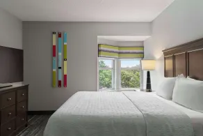 Hampton Inn & Suites Newport News (Oyster Point) - Rum