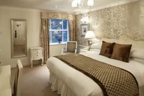 The Belmore - Room