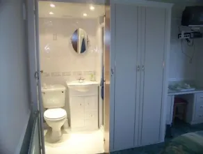 Alma Lodge Guest House - Baño