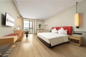 Echeng Hotel Liuzhou Central Plaza Pedestrian Street - View from room