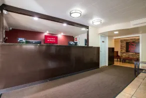 Red Roof Inn North Dallas - Park Central - Eingangsbereich