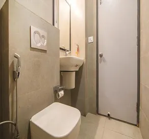 Fabhotel Kingston House - Bathroom