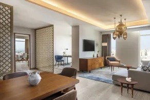 Abesq Doha Hotel and Residences, an IHG Hotel - Zimmer