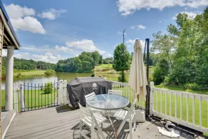 Game Room & Views: Lakefront Shelby Home! - Intérieur