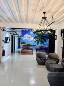Wald's Place - Interior entrance