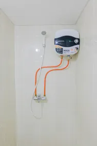 Cozy Studio Room at M-Town Apartment near Summarecon Serpong Mall - Bathroom