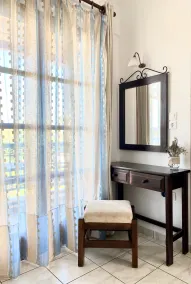 Dina Naxos Studios - Rom