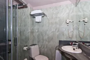 Hotel Vetusta - Bathroom