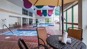 Best Western East Towne Suites - Piscine