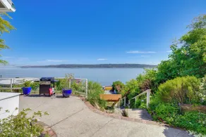 Waterfront Gem w/ 2 Patios on Camano Island - Interiör