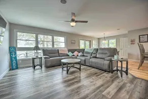 Pet-friendly Grass Lake Retreat w/ Game Room! - Interiør