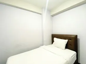 Homey and Simply 2BR at Lagoon Bekasi Town Square Apartment By Travelio - Værelse