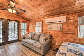 Beautiful New Bern Studio Cabin w/ Fire Pit! - Interiør
