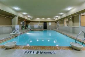 Holiday Inn Express Hotel & Suites Huntsville by IHG - Piscina