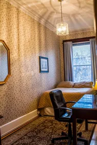 Beacon Inn 1087 - Room