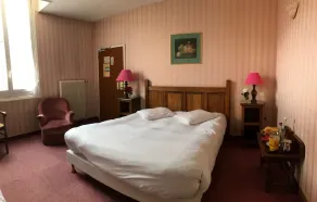 Hôtel des Cymaises - Værelse
