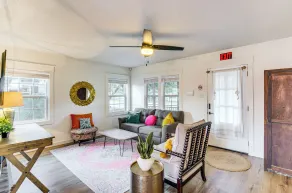 Chic Home ~ 2 Mi to TTU w/ Grill & Yard in Lubbock - Innenbereich