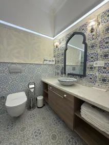 Oasis Inn Budapest - Bathroom