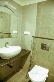 Golden Parrk - Bathroom