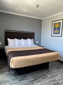  Laguna Inn & Suites - Chambre