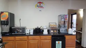 Super 8 by Wyndham Abingdon VA - Hall