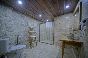 Vigneron Cave Hotel - Bathroom