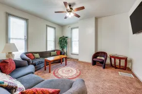 Great Location! Walking Distance to So Much! - Interiør