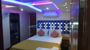 Jct Houseboats - Zimmer
