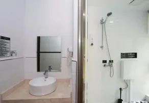 Dengba International Youth Hostel - Shenzhen Futian Convention and Exhibition Center Branch - Bathroom