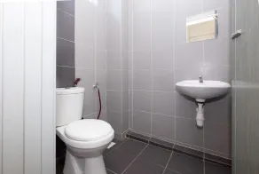 OYO 90054 Summer Inn - Bathroom