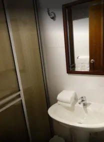 Hotel Maceo Chico - Bathroom