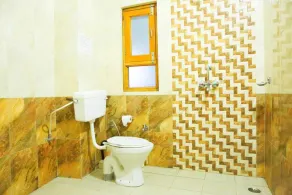 Hotel Avlokan - Near Kainchi Dham Mandir - Bathroom