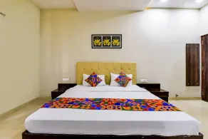 Fabhotel The Castle Homestay - Quarto