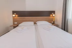 Boutique-Hotel Kronenstuben - unschlagbare Zentrumsnähe direkt am Marstall & Marktplatz - Schloss in 3 Min - Frühstück - Langzeitmiete - Room