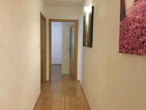 JUDIA - Inngangsparti