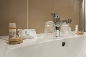 Best Western Domaine de Roquerousse - Bathroom
