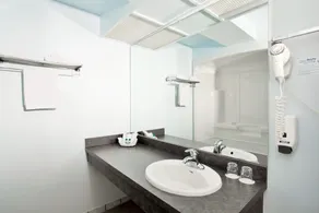 Airport Hotel Mara - Baño