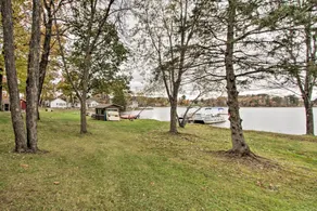 Pet-friendly New Auburn Apt w/ On-site Lake! - Innenbereich