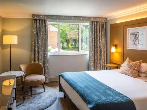 Bush Hotel Farnham - Room