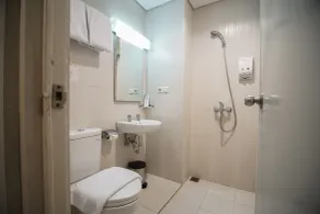 Sofyan Inn Hotel Tebet Family Friendly - Bathroom