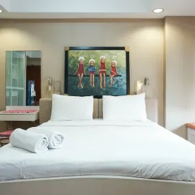Cozy and Modern Studio Apartment at Belmont Residence Puri - Room