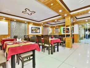 Hotel Himgiri Manali - Restaurante