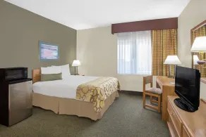 Baymont by Wyndham Janesville - Chambre