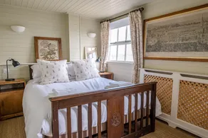The Boathouse in Felixstowe Ferry - Stunning Waterfront Property - Room
